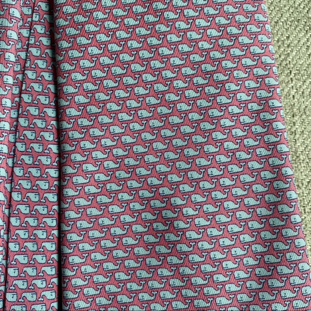 Vineyard Classic Original Whale Tie Pink - Picture 4 of 6